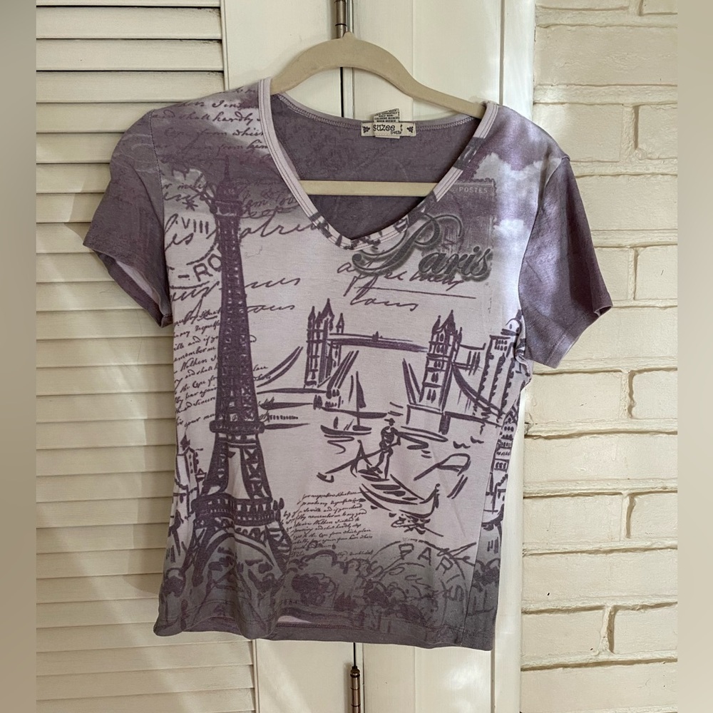 Suzee T (petite medium or regular small) Purple Paris 2000s graphic tee